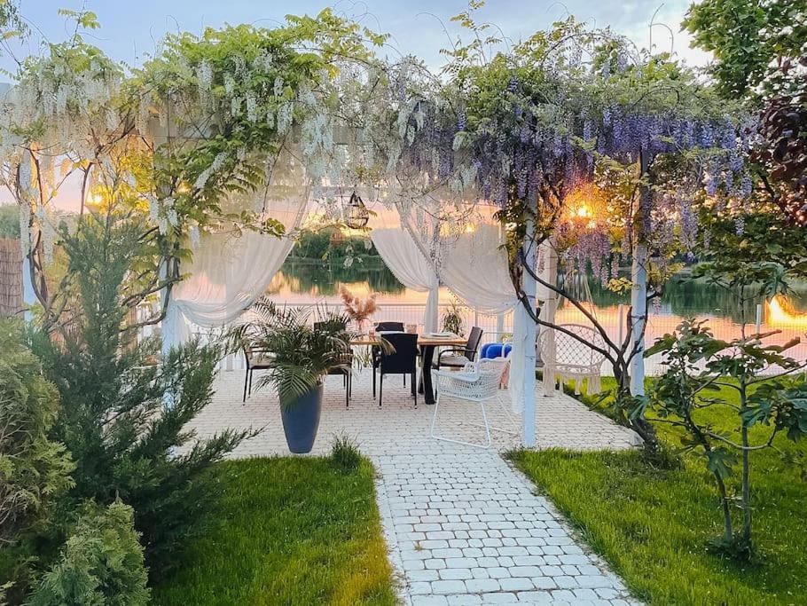 Therme - Corbeanca By The Lake Luxury Villa Luaran gambar