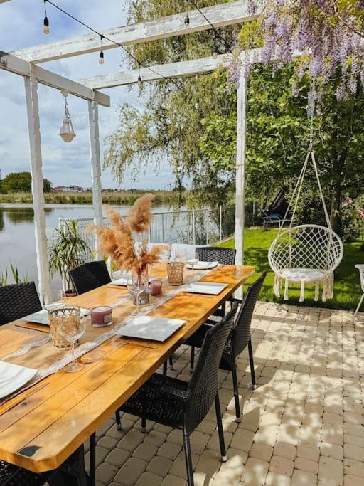 Therme - Corbeanca By The Lake Luxury Villa Luaran gambar