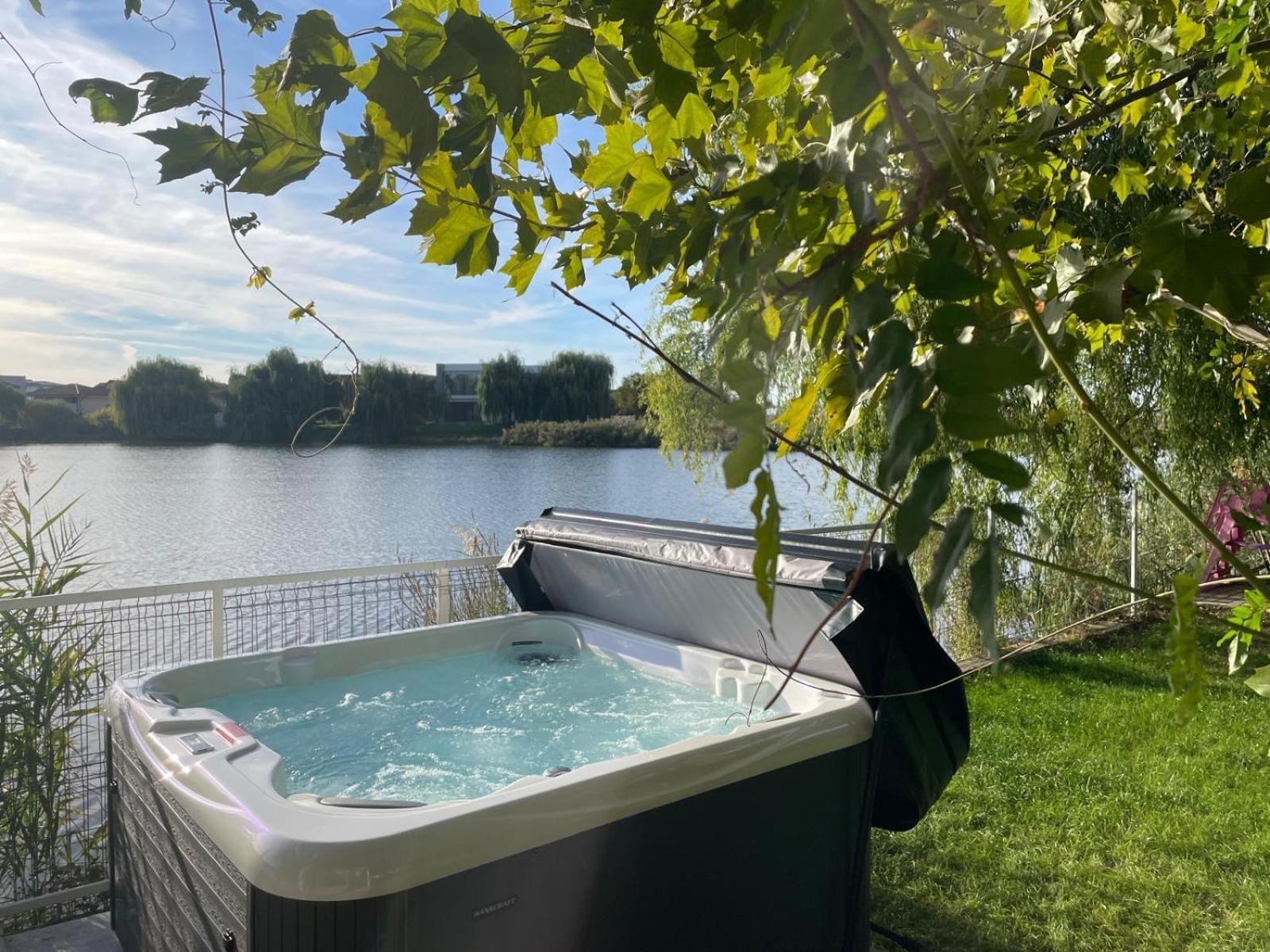 Therme - Corbeanca By The Lake Luxury Villa Luaran gambar