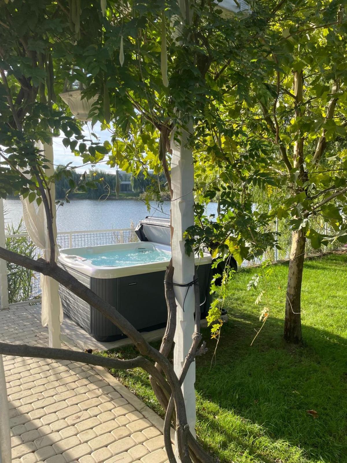 Therme - Corbeanca By The Lake Luxury Villa Luaran gambar